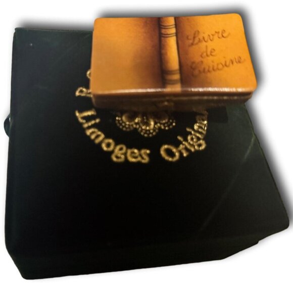 Rochard Limoges France Porcelain Cookbook with Chef / Cook Hat Trinket Box - NIB - Picture 5 of 5